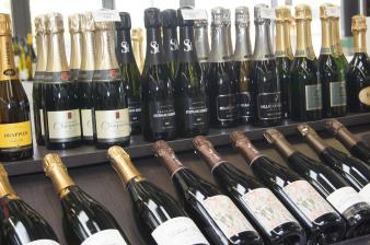 Champagnes Aux secrets des vins